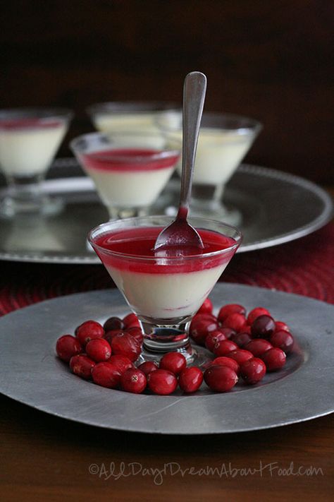 Vanilla Bean Panna Cotta with Cranberry Coulis #lowcarb #glutenfree Sugar Free Cranberry Sauce, Coulis Recipe, Panna Cotta Recipe, Cherry Desserts, Elegant Desserts, Lchf Recipes, Healthy Sweet Treats, Gluten Free Treats, Sugar Free Desserts