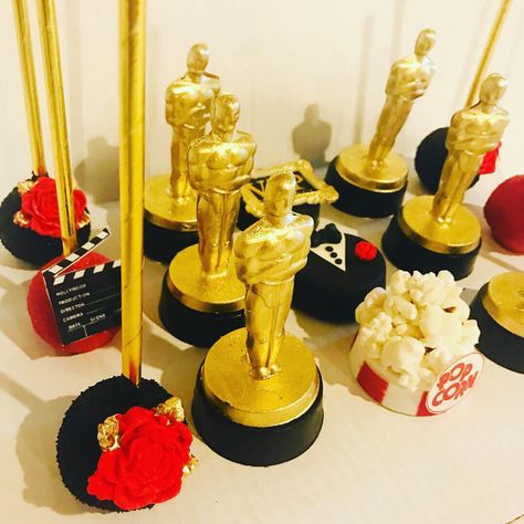 Hollywood Dessert Table, Jules Movie, Movie Cake Pops, Movie Theme Cake, Hollywood Sweet 16, Hollywood Cake, Old Hollywood Party, Themed Cake Pops, Hollywood Birthday