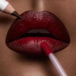 Red Ombre Lips, Lipstick Dark Red, Lipstick For Dark Skin, Dark Red Lips, Everyday Makeup Tutorials, Ombre Lips, Makeup Gift, Kiss Makeup, Lipstick Makeup