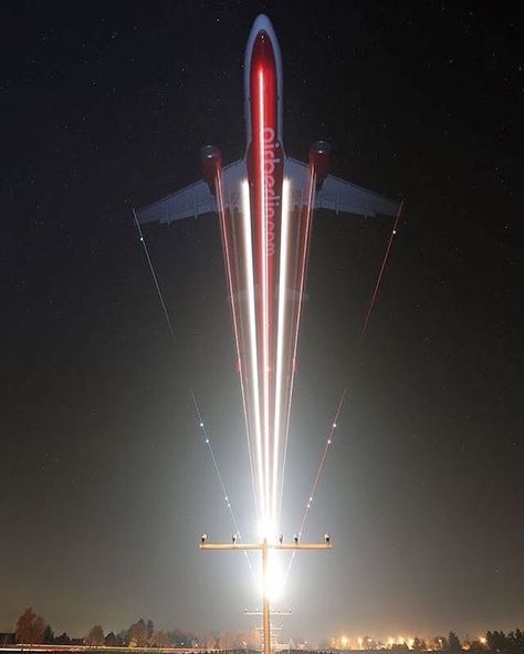 Awesome Aviation Pictures ✈ (@aviapics4u) on Instagram: «Who misses @airberlin too? A320 long exposure shot by @messeraero #airbus #A320 #airbusA320…» Shutter Speed Photography, Wow Photo, Airplane Wallpaper, Motion Photography, Airplane Photography, Long Exposure Photography, Airbus A320, Light Trails, Exposure Photography