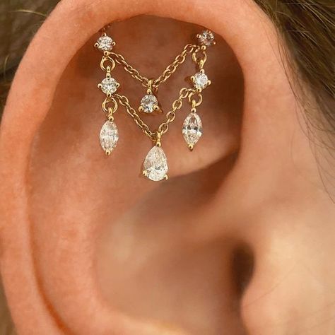 Chandelier Piercing, Maria Tash, Love My Body, Dream Jewelry, Helix, Body Art, Ear Cuff, Piercings, Drop Earrings