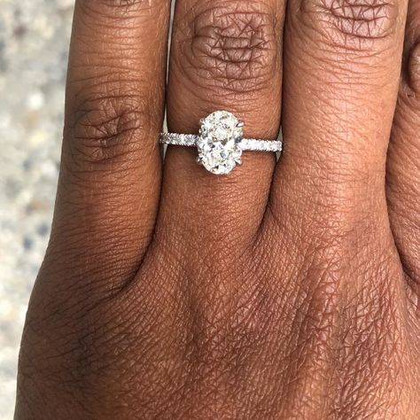 Check Out These Engagement Rings By Black-Owned Jewelry Brands 5 Year Life Plan, Hand With Ring, Women Wedding Rings, Black Women Wedding, Wedding Ring Ideas, Black Engagement Ring, Black Wedding Rings, Manifesting Vision Board, Romantic Relationship