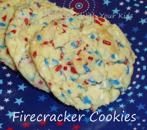 "Firecracker" Cookies (from Making Memories With Your Kids) Firecracker Cookies, Cookies Making, Patriotic Activities, Patriotic Cookies, French Vanilla Cake, Patriotic Food, Vanilla Cake Mixes, July Ideas, Candy Cookies