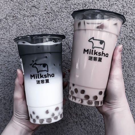 Bubble Milk Tea Aesthetic, Milk Tea Aesthetic, Aesthetic Matcha, Bubble Tea Flavors, Bubble Tea Recipe, Iced Drinks Recipes, Tea Aesthetic, Bubble Tea Boba, Boba Drink