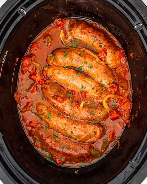 Slow Cooker Sausage And Peppers, Sausage And Peppers Crockpot, Chicken Crock Pot Recipes, Sausage Slow Cooker, Slow Cooker Dinner Ideas, Slow Cooker Sausage, Sausage Crockpot, Burger Recipes Beef, Beef Crockpot