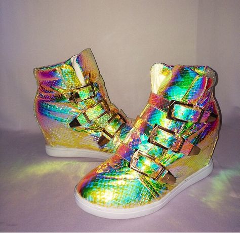 Be the shinning star in these hologram wedges!!! love these wedges they are very comfortable and stylish! Hologram Shoes, Fun Vibes, Edm Fashion, Heels Classy, Wedge Sneaker, Fashion Stylist, Gift Shop, Combat Boots, Diva