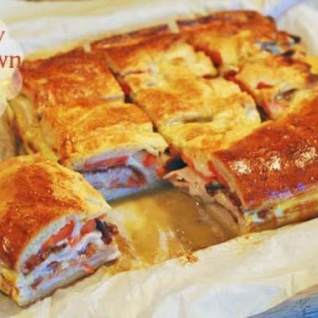 Rubin Bake, Kentucky Hot Brown Bake, Kentucky Brown, Derby Food, Kentucky Derby Recipes, Derby Recipe, Turkey Lunch Meat, Derby Party Food, Kentucky Hot Brown