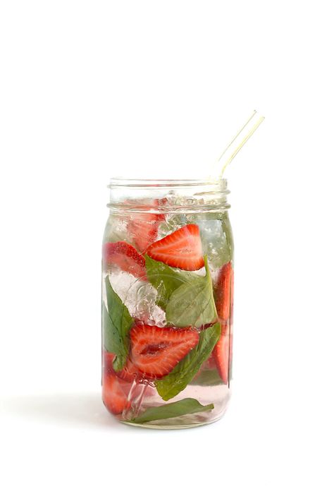 Strawberry Basil Water, Basil Water, Cucumber Detox Water, Fruit Infused Water Recipes, Strawberry Basil, Homemade Detox, Infused Water Recipes, Fruit Infused Water, Detox Water Recipes