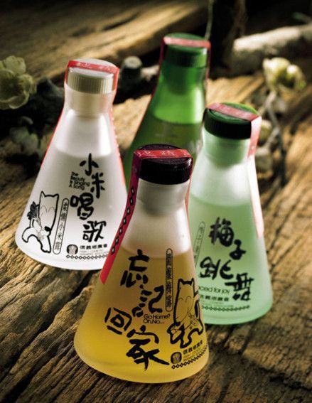 Milk Package, Fantasy Food, Packaging Idea, Japanese Packaging, Drink Packaging, Drinks Packaging Design, Bottle Design Packaging, Alcohol Packaging, Sake Bottle