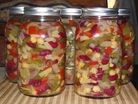 Canning Three Bean Salad, Northern Recipes, 4 Bean Salad Recipe, Four Bean Salad Recipe, Homestead Canning, Four Bean Salad, Canning Beans, Canning Granny, Easy Canning