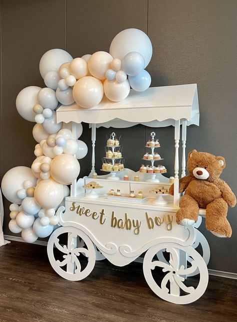 Desert Cart, Baby Shower Balloon Arch, Classy Baby Shower, Baby Boy Hairstyles, Sweet Carts, Baby Shower Treats, Baby Shower Deco, 1st Birthday Party Decorations, Mini Truck