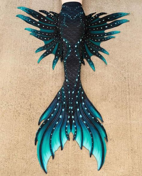 Lionfish Mermaid Tail, Mermaid Tails Aesthetic, Fake Mermaid Tails, Siren Tail Aesthetic, Mermaid Tail Designs, Finfolk Mermaid Tails, Mythical Water Creatures, Mermaid Tail Aesthetic, Black Mermaid Tail