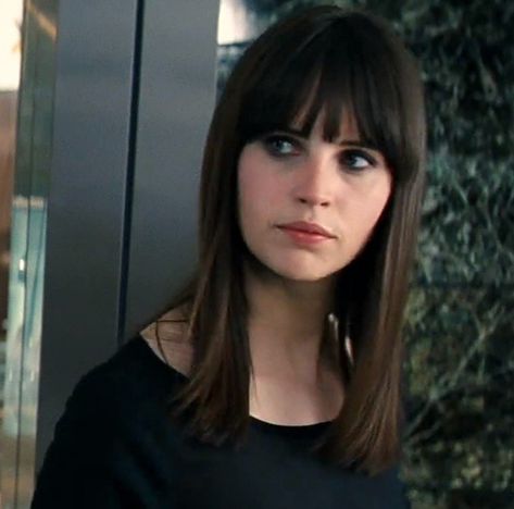 Felicity Jones Black Cat, Stephen Hawking Young, Girl Spiderman, Young Romance, Felicia Hardy, Social Topics, Mia Colucci, Black Cat Marvel, Felicity Jones