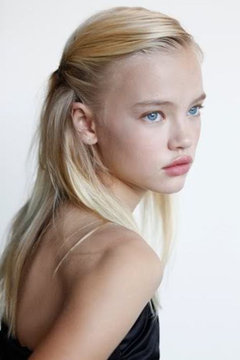 Emma Landen Gemma Ward Aesthetic, Emma Ward, Slavic Doll, Model Faces, Feminine Face, Gemma Ward, Angels Beauty, Fox Pictures, Random People