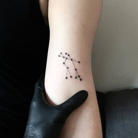 30 Gemini Constellation Tattoo Designs, Ideas and Meanings for Zodiac Lovers - Tattoo Me Now Gemini Constellation Tattoo, Gemini Sign Tattoo, Gemini Zodiac Tattoos, Gemini Tattoo Designs, Twin Tattoos, Gemini Constellation, Hamsa Tattoo, Constellation Tattoo, Back Of Neck Tattoo