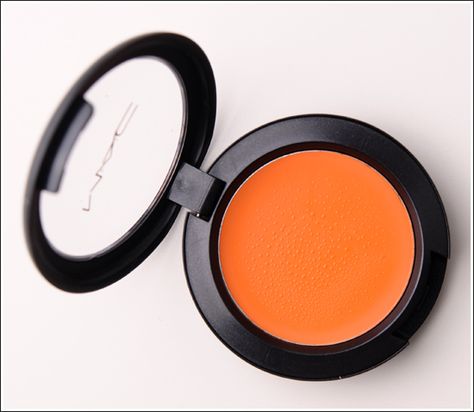 MAC Optimistic Orange Cremeblend Blush <-- bought this yesterday, can't wait to use it! Blush Mac, Orange Blush, Orange Makeup, Beauty Treats, Peach Blush, Cosmetic Shop, Orange Aesthetic, Makeup Obsession, Makeup Goals