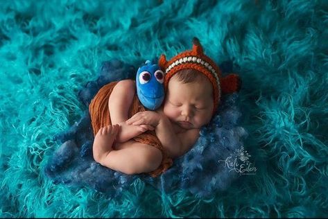 Baby Disney Nemo Nursery, Nursery Disney, Nemo Baby, Dory Fish, Baby Boy Room, Foto Newborn, Disney Finding Nemo, Newborn Photography Boy, Newborn Bonnet