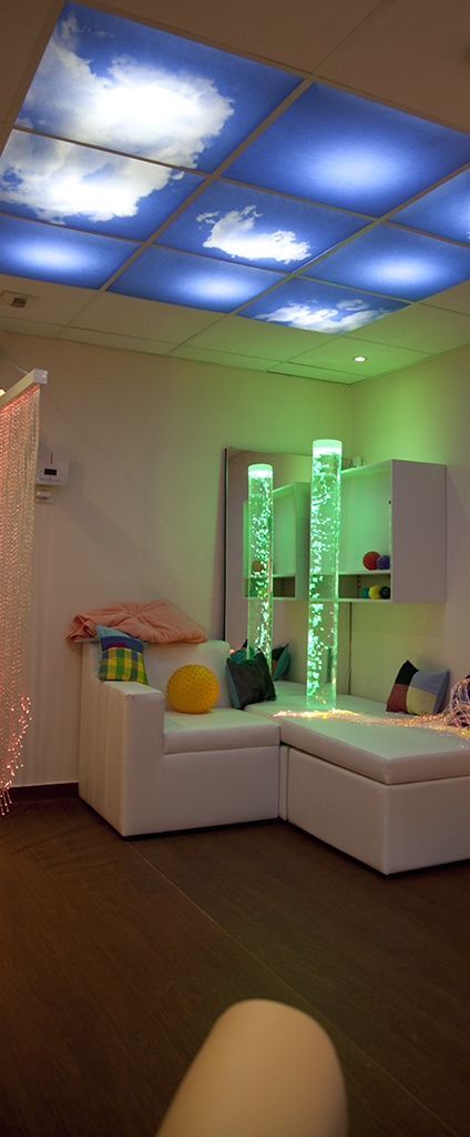 Sensory Bedroom, Apartment Boho, Calm Room, Indoor Playroom, Calming Room, Sports Academy, Comfy Reading, Sensory Rooms, Toddler Playroom