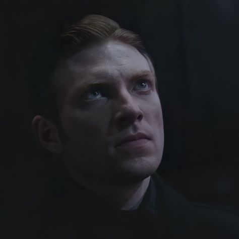 Hux Star Wars, Aesthetic Star Wars, Star Wars Icon, Star Wars Aesthetic, General Aesthetic, General Hux, Aesthetic Star, Domhnall Gleeson, Star Wars Cast