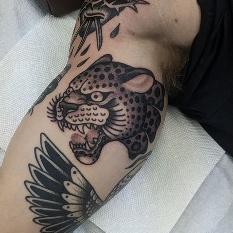 Punchy Tattoos, Traditional Panther Tattoo, Cheetah Tattoo, Jaguar Tattoo, Leopard Tattoos, Panther Tattoo, Bone Tattoos, Leopard Head, Leg Tattoos Women