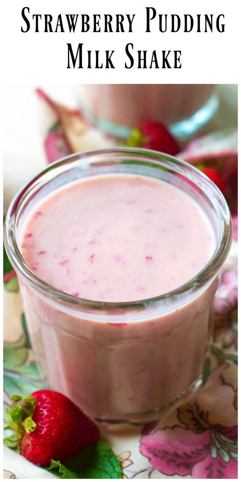 Strawberry Pudding Milk Shake made with fresh fruit or berries, milk and instant pudding is easy to make and delicious! via @https://www.pinterest.com/BunnysWarmOven/bunnys-warm-oven/ Pudding Milkshake, Fruit Milkshake, Banana Oatmeal Smoothie, Cheese Cake Filling, Homemade Chocolate Frosting, Strawberry Pudding, Pudding Flavors, Drinks Smoothies, Milk Dessert