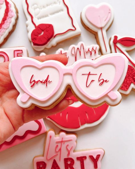 Kiss The Miss Goodbye Cookies, Hens Party Cookies, Bachelorette Party Cookies, Kiss The Miss Goodbye, Flood Icing, Bachelorette Cookies, Pink Cookies, 1950s Wedding, Bridal Shower Cookies