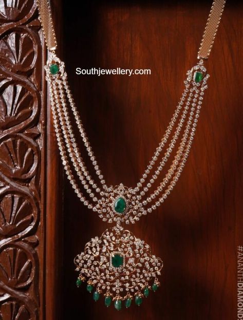 Maatilu Gold Designs Latest, Diamond Emerald Necklace, Mango Haram, Necklace Photo, Diamond Pendants Designs, Fancy Jewelry Necklace, Gold Jewelry Simple Necklace, Jewelry Set Design, Gold Necklace Indian Bridal Jewelry