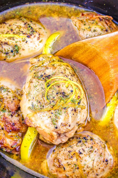 This Lemon Pepper Chicken Crock Pot recipe delivers effortlessly tender chicken slow-cooked to perfection for a mouthwatering meal. Slow Cooker Lemon Pepper Chicken, Lemon Pepper Chicken Crockpot, Crockpot Lemon Pepper Chicken, Chicken Thighs Healthy, Chicken Breast Meals, Chicken Carnitas, Pepper Bacon, Dinner Ideas For Tonight, Chicken Crock Pot