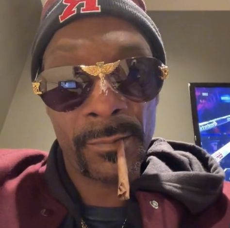 Snoop Dogg Mood Pics, Snoop Dogg Pfp, Snoop Dog Meme, Snoop Dogg Funny, Funny Cartoon Photos, 90s Rappers, Snoop Dog, Love U Forever, Reaction Face