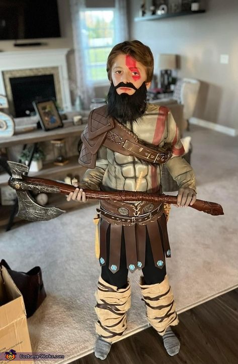 Kratos Halloween Costume, Kratos Costume, 2023 Cosplay, Spider Man Face Paint, Homemade Costume, Costume Works, Man Face, Leather Armor, Halloween Costume Contest