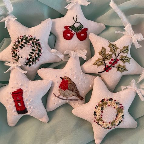 Linen Christmas Ornaments, Linen Ornaments, Embroidery Christmas Ornaments, Stars Embroidery, Tree Drawings, Embroidered Christmas Ornaments, Make Bunting, Christmas At Home, Tree Embroidery