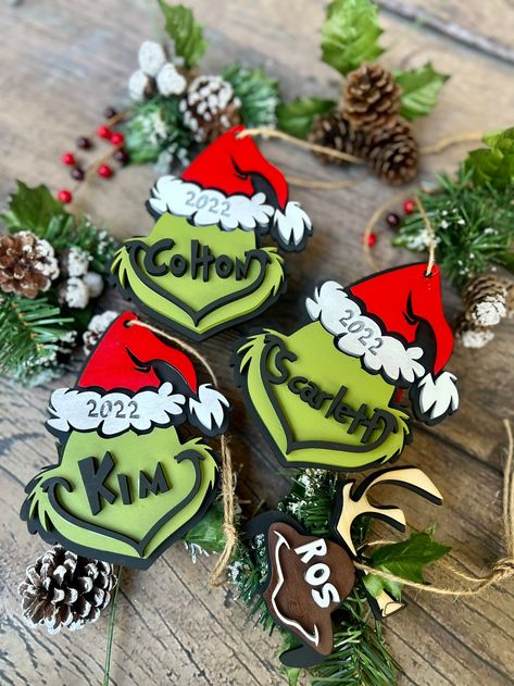 Personalized Grinch Ornaments, Laser Christmas Decorations, Christmas Laser Engraving Ideas, Christmas Engraving Ideas, Grinch Christmas Ornaments, School Ornaments, Layered Ornaments, Xtool Projects, Engraver Ideas