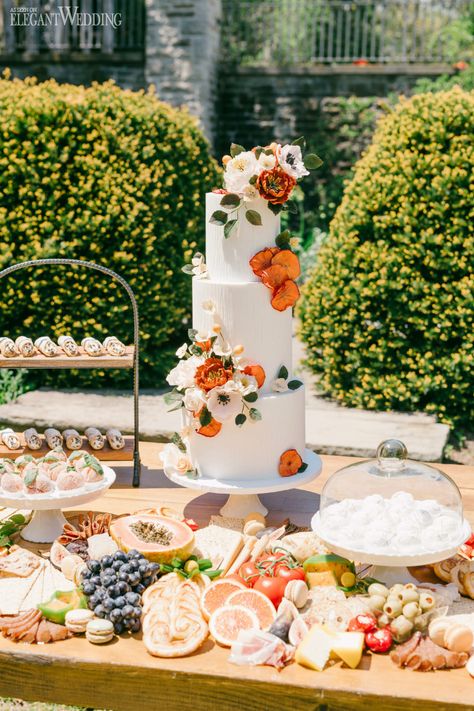 Tuscan Sunset Wedding, Italian Theme Wedding Cake, Boho Italian Wedding, Tuscany Wedding Cake, Tuscan Wedding Cake, Tuscany Inspired Wedding, Tuscany Wedding Theme, Doom Scrolling, Cake Display Table