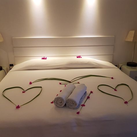 Couple In Hotel, Honeymoon Room, Honeymoon Rooms, Honeymoon Couple, Romantic Room Surprise, Towel Origami, Room Surprise, Birthday Quotes For Girlfriend, Guest Room Essentials