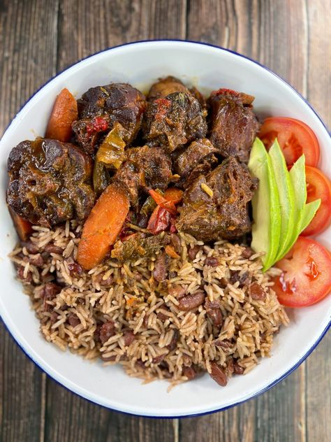 Jamaican Brown Stew Turkey Neck, Turkey Necks Oxtail Style, Turkey Neck Oxtail, Chicken Necks Recipe, Turkey Neck Recipe, Jerk Turkey, Jerk Salmon, Healthy Stew, Jerk Chicken Recipe