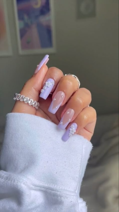 Sweet 16 Nails, Quince Nails, Light Purple Nails, Quinceanera Nails, Lilac Nails, Purple Acrylic Nails, Romantic Nails, Purple Nail Designs, Lavender Nails