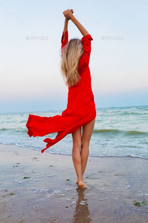 Dress In Wind, Woman In Red Dress, Free Woman, Blue Aesthetic Dark, Beach Walking, Woman In Red, Beach Shoot, Fashion Art Illustration, Sea Beach