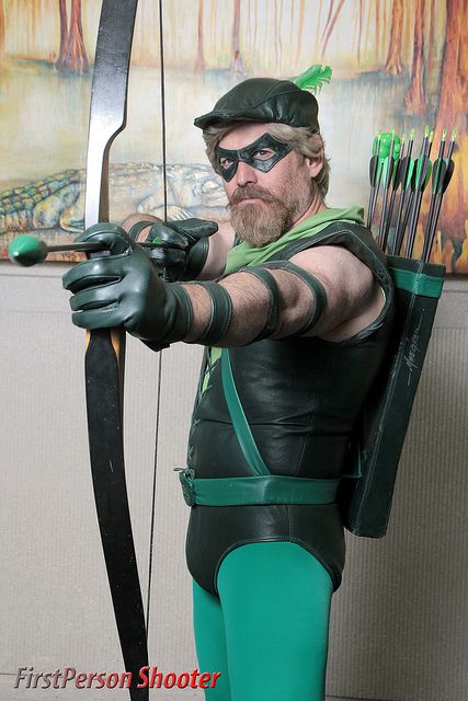 Green Arrow, photo by FirstPerson Shooter. Cosplay Techniques, Green Arrow Bow, Male Superhero, Green Arrow Cosplay, Arrow Cosplay, Superhero Ideas, Halloween Customs, Creative Cosplay, Awesome Costumes