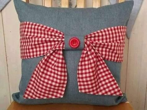 Handmade Cushion Covers Ideas, Cushion Cover Designs Ideas, Cushion Covers Ideas, Handmade Decorative Items, Crochet Cushion Pattern, Bow Pillows, Cushion Cover Pattern, Sewing Cushions, Crochet Cushion Cover