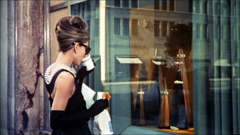 10 of the Most Iconic Film Scene Locations in NYC - Untapped New York Breakfast At Tiffany's Book, New York Movie, Aubrey Hepburn, Holly Golightly, Breakfast At Tiffany's, Black Tie Affair, Breakfast At Tiffanys, British Actresses, Tony Awards