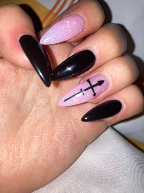 nails ,Halloween costume,nun Emo Nail Art, Pink Black Nails, My Halloween Costume, Fake Nails Designs, Light Pink Nails, Punk Nails, Hippie Nails, Goth Nails, Grunge Nails