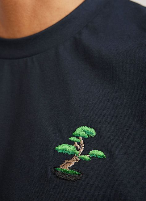 Tree T Shirt, Stylish Men Wear, Simple Sweatshirt, Diy Embroidery Designs, Embroidery Tshirt, White T Shirts, Shirts Short Sleeve, Embroidery Top, Bonsai Trees