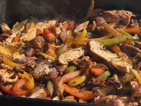 Fajita Wrap Recipe, Mexican Chicken Fajitas, Mexican Fajitas, Chicken Fajitas Recipe, Kent Rollins, Easy Chicken Fajitas, Fajitas Recipe, Recipe Mexican, Chicken Fajita Recipe