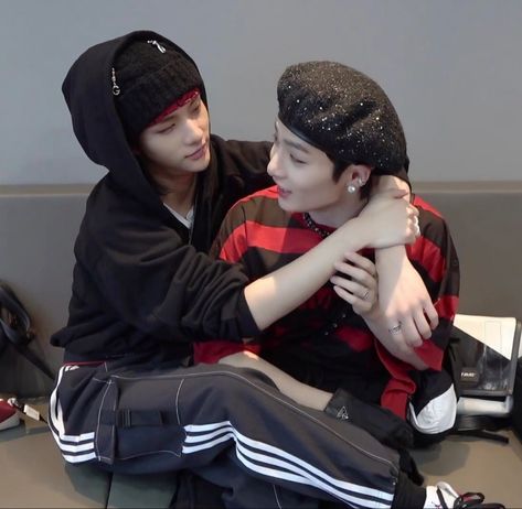 Hyunjin Jeongin, Hyunjin And In, You Are My Home, Savage Kids, Kids Icon, Fan Fiction, Chow Chow, My Chemical Romance, Best Couple