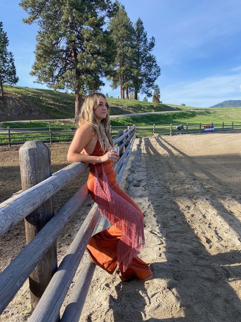 Laney Wilson, Nfr Outfits, Lainey Wilson, Best Country Singers, Nashville Outfits, Western Style Outfits, Western Aesthetic, Fashion Bottoms, Country Music Singers