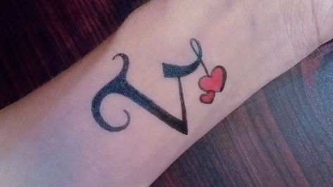 V Alphabet Design Tattoo, V Name Tattoo, Letter Tattoos On Hand, Tattoo Designs On Hand, V Name, V Letter Tattoo, Name Tattoo On Hand, Mickey Tattoo, V Alphabet