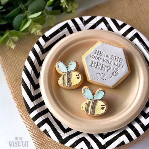 Little Biskut // Jess on Instagram: “WHAT WILL BABY BEE? // 🐝  When I posted this last time I got lots of requests for this embosser to be available. Good news is you can now…” What Will Baby Bee, Satin Ice Fondant, Cake Pop Molds, Cookie Embosser, Square Cake Pans, Wedding Chocolate, Natural Food Coloring, Small Bees, Fondant Stamping