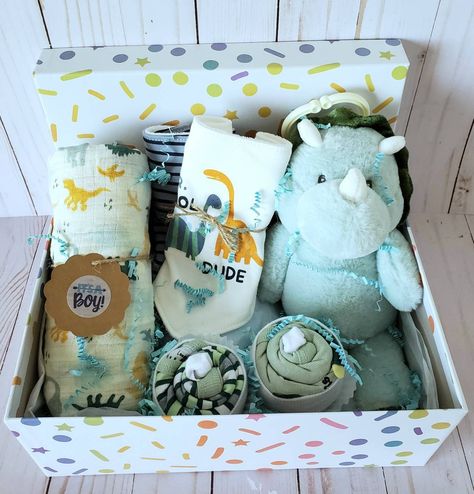 Cupcake Onesies, Welcome Baby Party, Newborn Baby Boy Gifts, Newborn Baby Girl Gifts, Personalized Baby Boy Gifts, Baby Shower Gift Basket, Baby Hamper, Dinosaur Baby Shower, Personalized Baby Boy