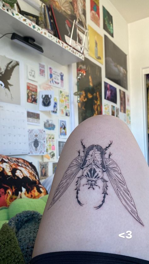 my favorite tattoo by far, she is so talented Elephant Beetle Tattoo, Goliath Beetle Tattoo, Beetle Knee Tattoo, Tattoo Map, Goliath Beetle, Beetle Tattoo, Tattoo Time, Insect Tattoo, Body Tattoo