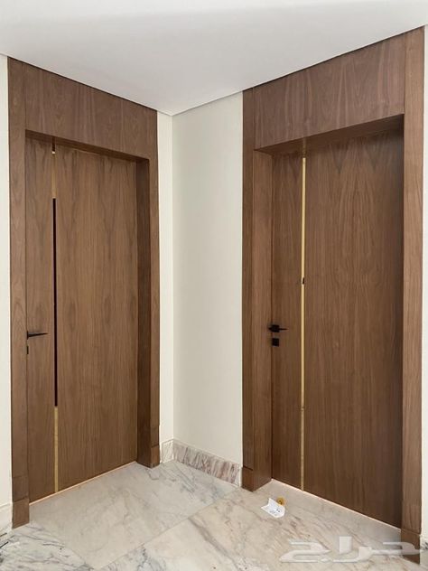 Laminate Door Design Modern, Plywood Bed Designs, Laminate Door Design, Door Design Photos, Veneer Door, Modern Cupboard Design, Wood Entry Doors, Wooden Main Door Design, Bedroom Cupboard Designs